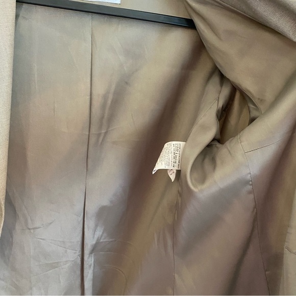 MaxMara beige Virgin Wool 2 button blazer - Picture 6 of 15